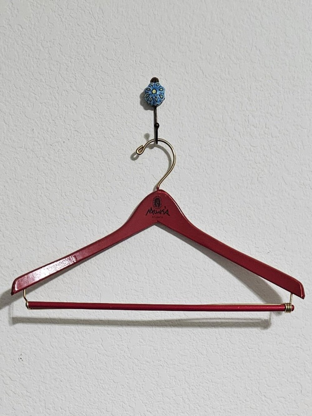VINTAGE Clothes Hanger Muse's Atlanta Men's Shop Advertising Batts Wishbone